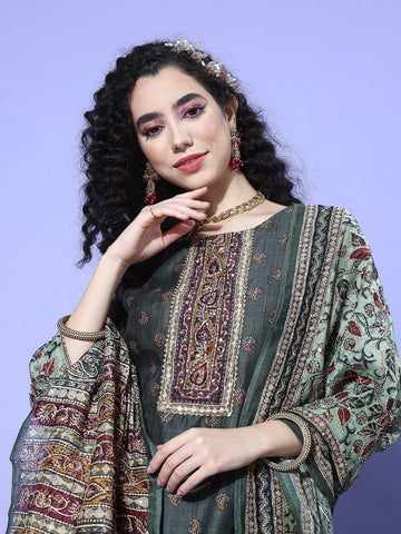 Grey Paisley Printed Kurta Paired With Tonal Bottom And Thread Embroidered Dupatta